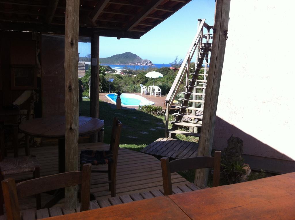 Villa California Praia do Rosa Bagian luar foto